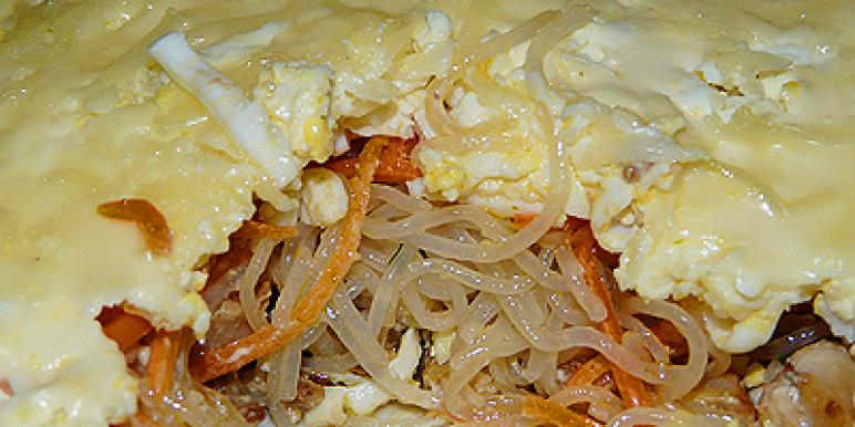 Салат с фунчозой и курицей Салат с фунчозой и курицей