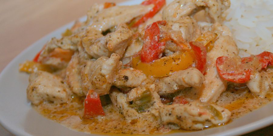 Курица под соусом Курица под соусом