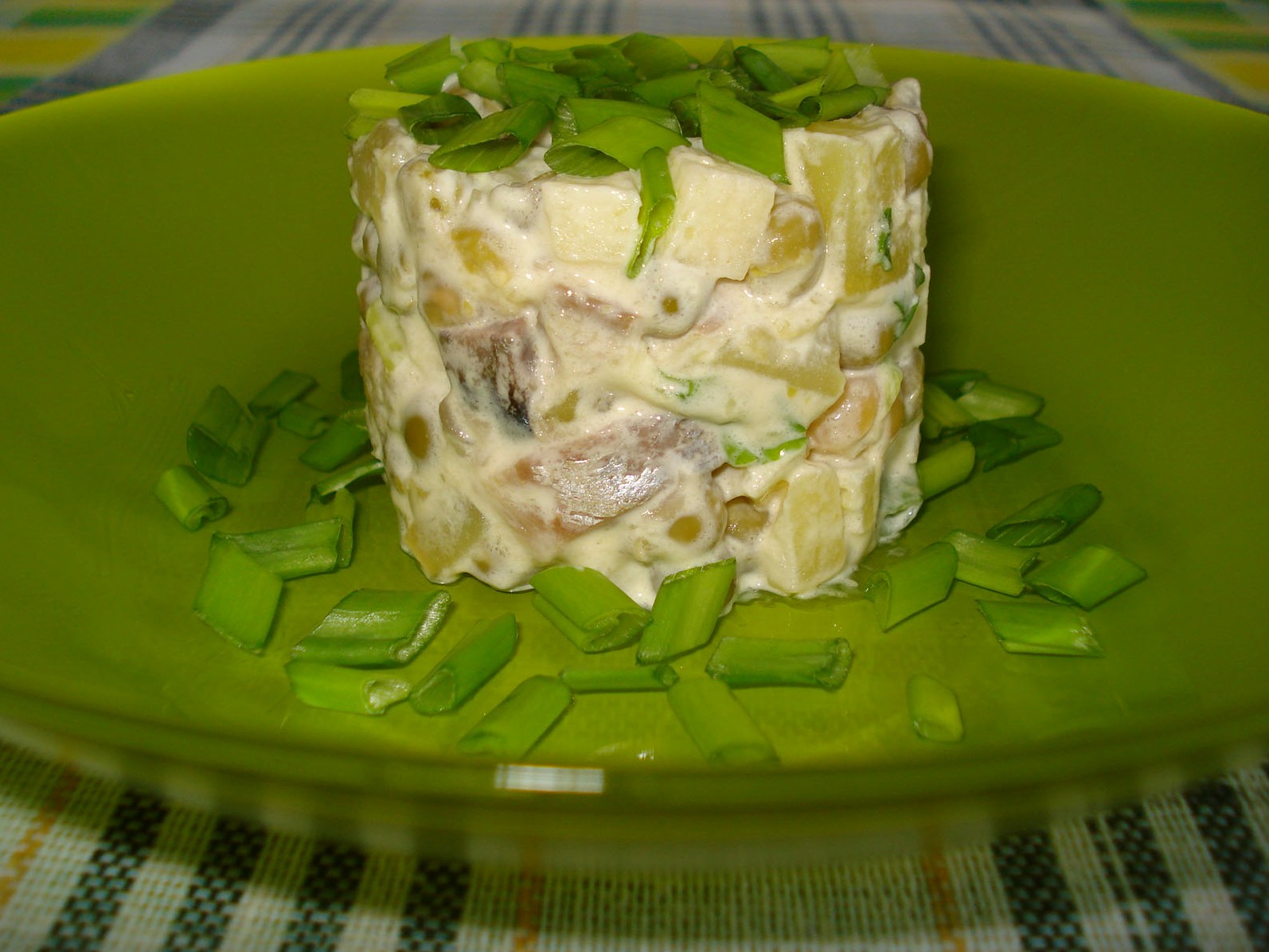 Салат из копченой курицы рецепт очень вкусный с огурцами Салат из копченой курицы рецепт очень вкусный с огурцами