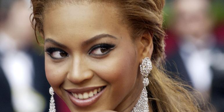 beyonce-over-the-shoulder.jpg beyonce-over-the-shoulder.jpg