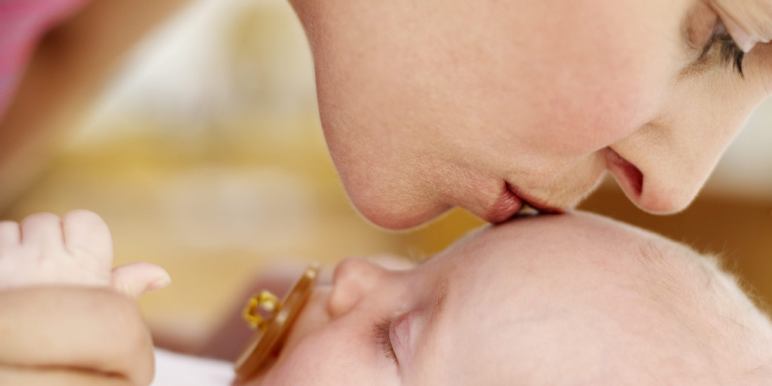 mother-kissing-baby.jpg mother-kissing-baby.jpg