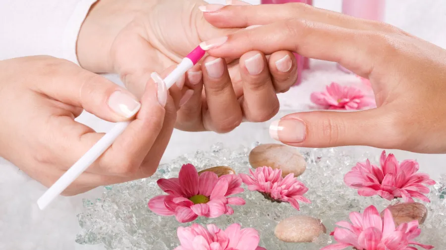 Мастер-класс маникюра. Урок №7. Ногтевой дизайн. Техника наклеивания.